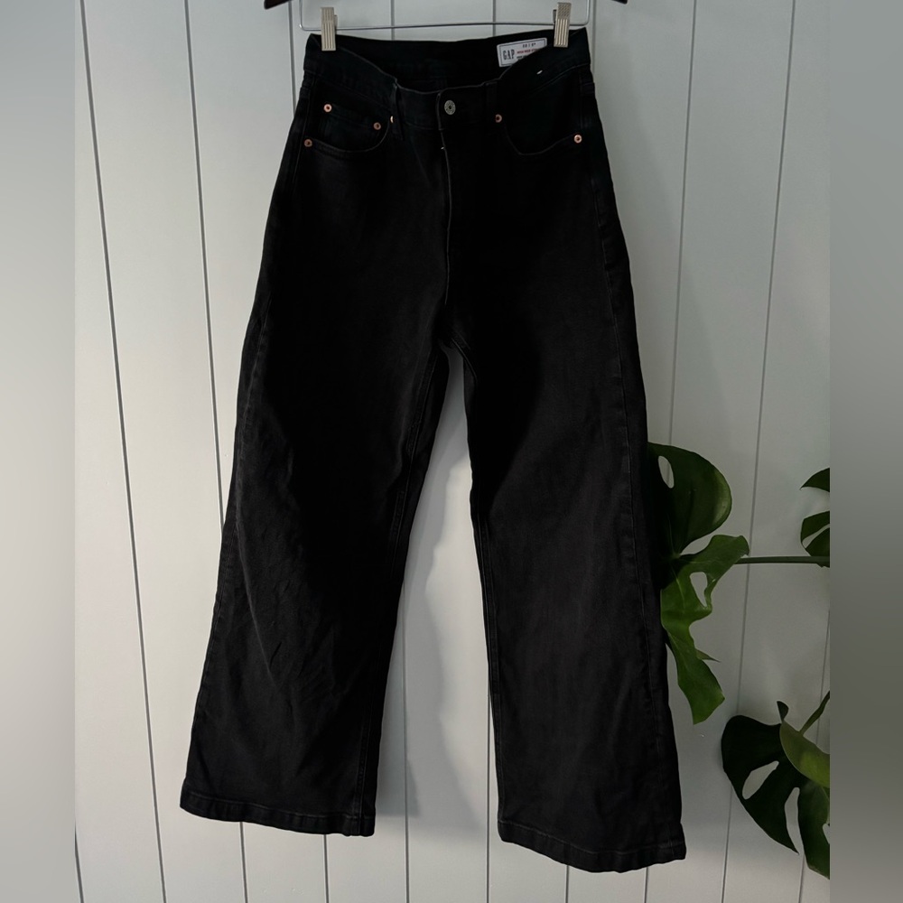 GAP High Rise Stride Wide-Leg Jeans - Bestseller - Like New!